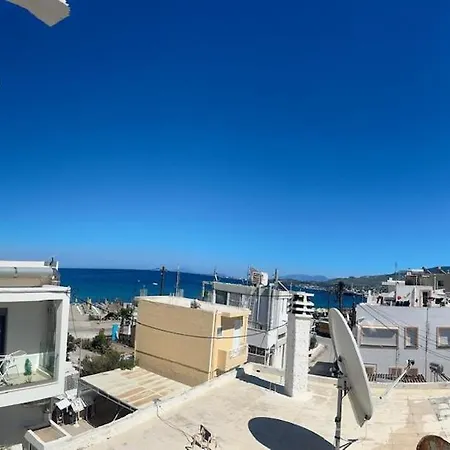 Connie's Sea Side 2b * העיירה קוס