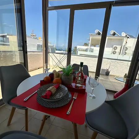 Connie's Sea Side 2b * העיירה קוס