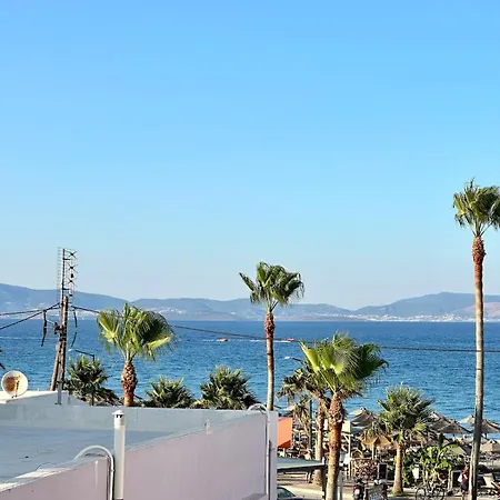 Connie's Sea Side 2b העיירה קוס